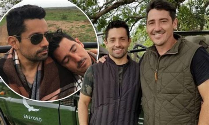 Jonathan Knight And His Devoted Wife