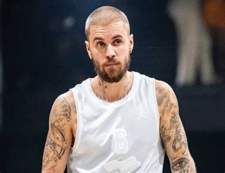 Justin Bieber's Stature: Unraveling The Truth