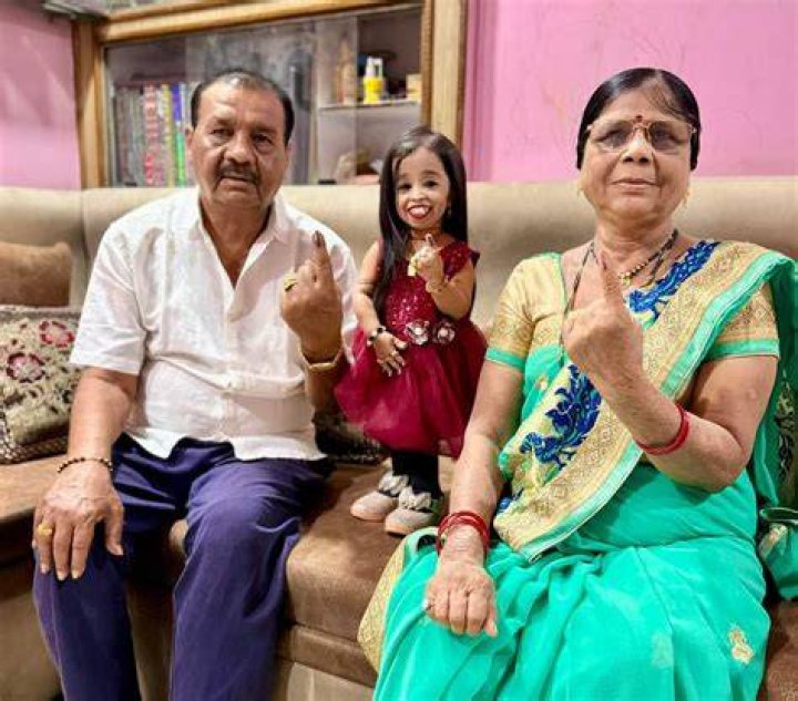 Jyoti Amge's Husband And Child Unveiled