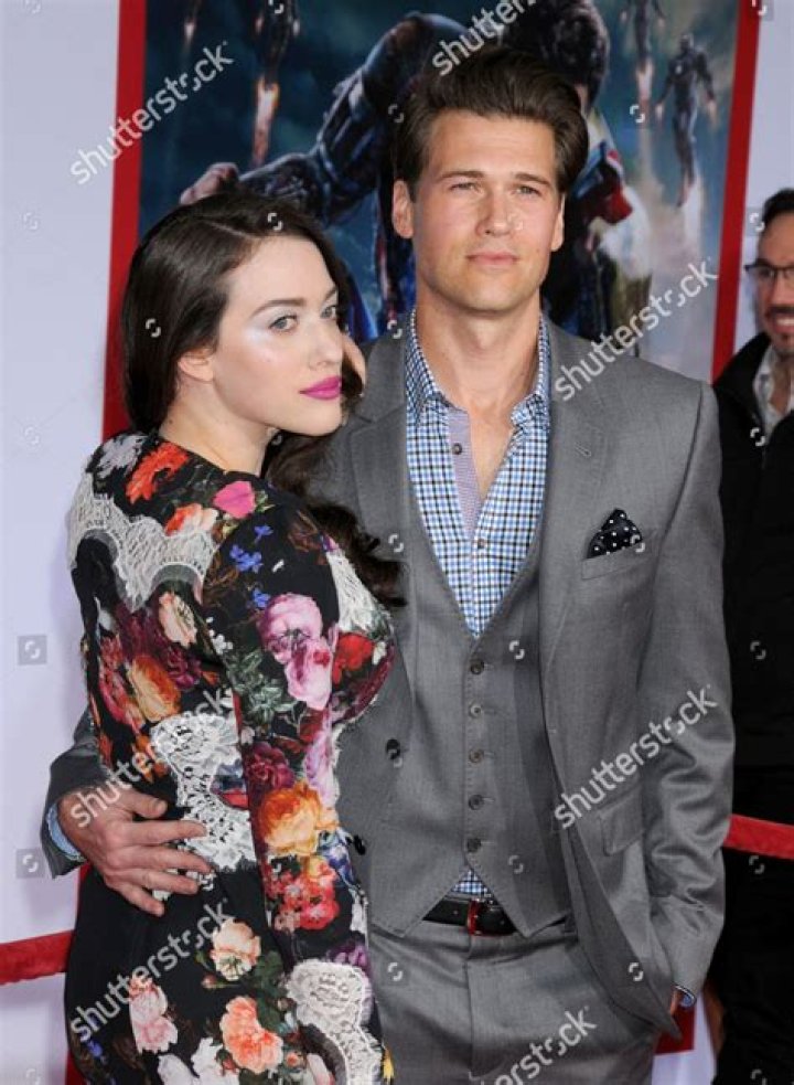 Kat Dennings And Nick Zano: A Hollywood Love Story