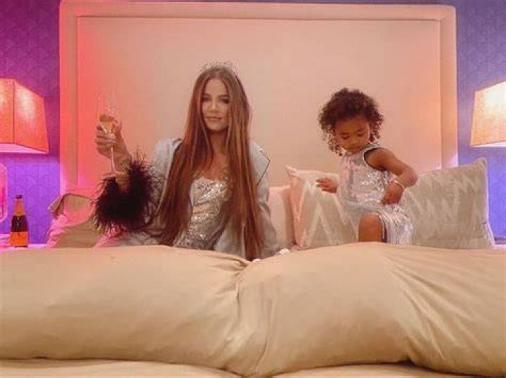 Khloe Kardashian Rings In The New Year With True Thompson Sans Tristan