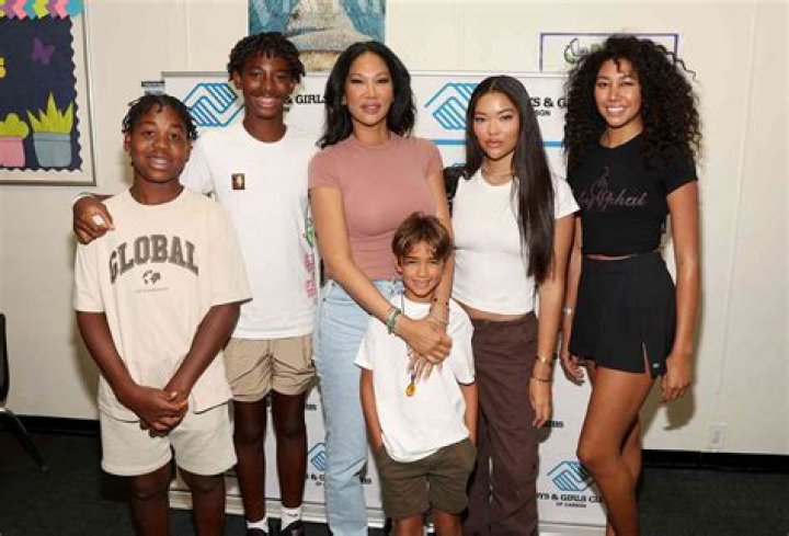 Kimora Lee Simmons' Parents And Their Enduring Influence