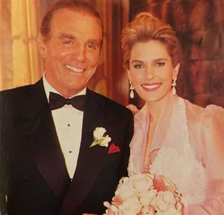 Kymberly Bankier and Jerry Douglas Happily Living for 32 Years!, Also Know Jerry's Past Affairs