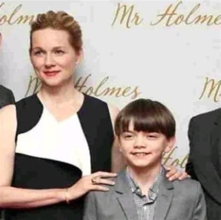 Laura Linney Children - BlinkSync