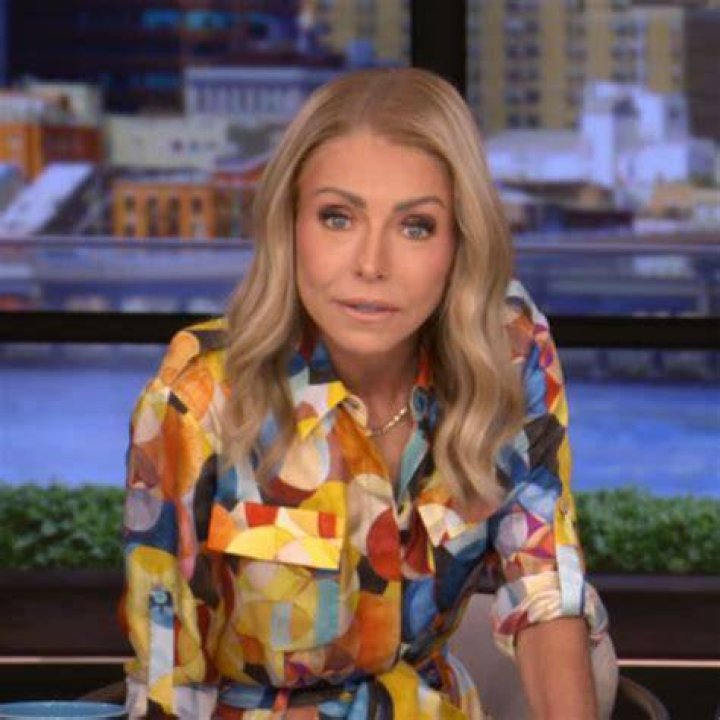 Learn The Truth Behind Kelly Ripa's Secret Size