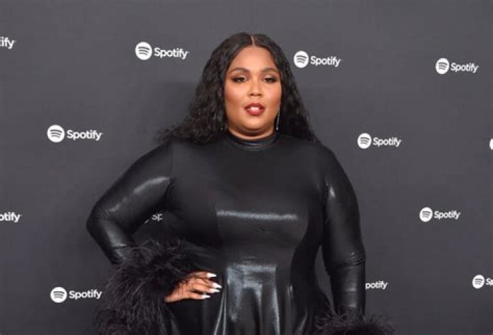 Lizzo Height: How Tall Is Lizzo?
