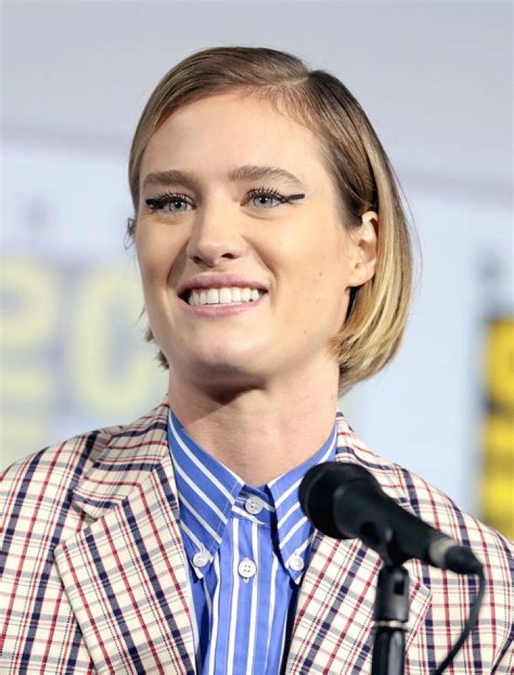 Mackenzie Davis's Relationship Status: Meet Her Partner
