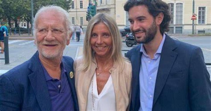 Massimo Segre Moglie (Wife), Cristina Seymandi And Figli (Children) ·