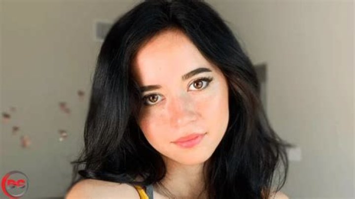 Maya Higa Biography: Twitter, Age, Boyfriend, Family, YouTube, Net Worth, Height, Twitch, Sister, Bi