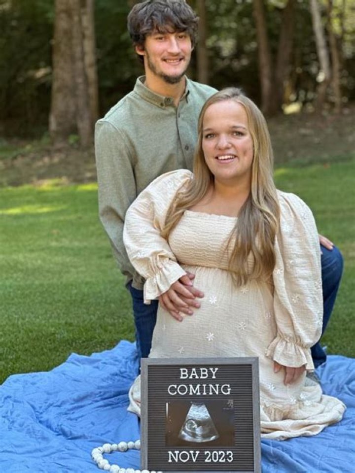 Meet Elizabeth And Brice's Little Dwarf Baby: An Extraordinary Story