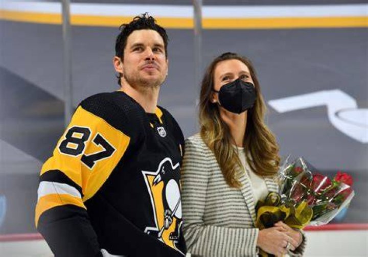 Meet Sidney Crosby's Stunning Wife: Unveiling The Life Of Kathy Leutner