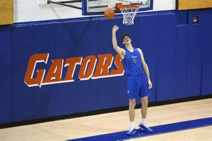 Meet The Towering 7'4" Canadian Basketball Giant