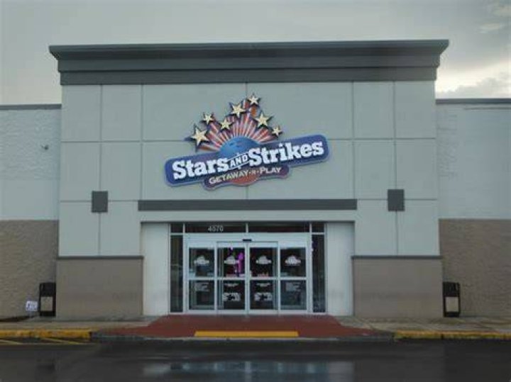 Picture Perfect Moments: Stars And Strikes Family Entertainment Center In Rock Hill