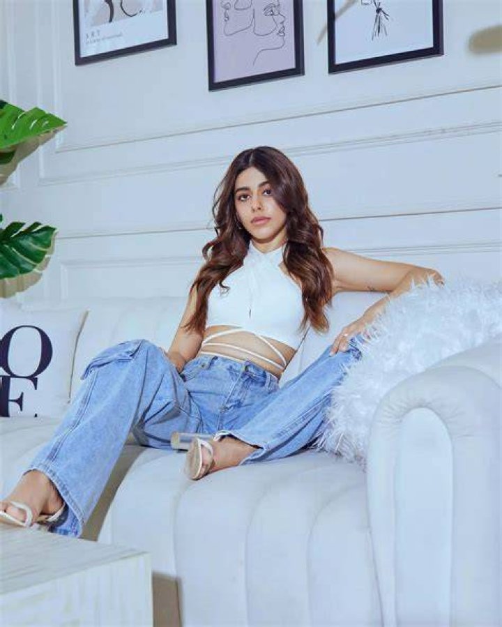 Pooja Bedi's Daughter: Uncovering The Life Of Aalia Furniturewalla