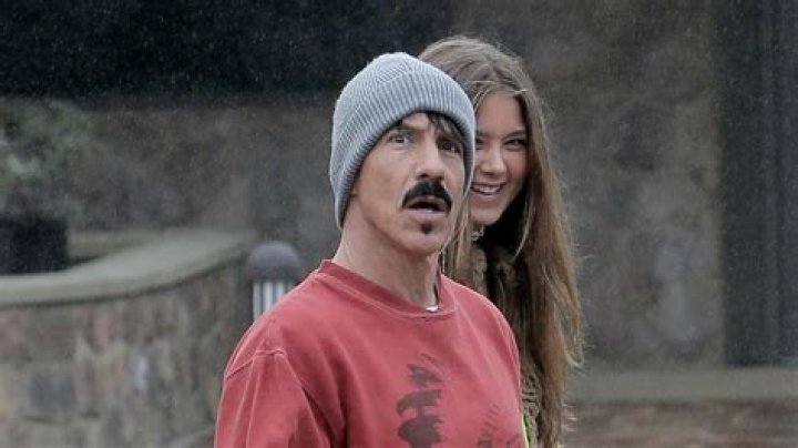 Red Hot Chili Peppers' Anthony Kiedis Accused Of Dating Underage Girl