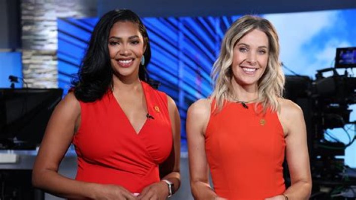 Robin Baumgarten, a WGN-TV news correspondent has two daughters from her past marriage. Know her net
