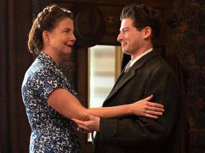 Robin Weigert: Relationships, Marriage, And Family Life