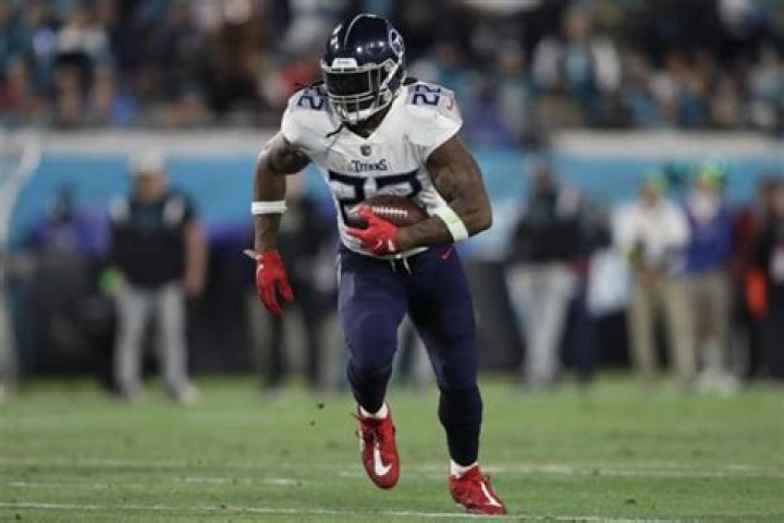 Running Back Derrick Henry's Impressive Height And Weight