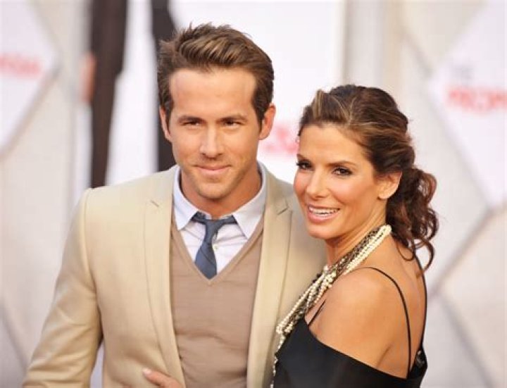 Ryan Reynolds and Sandra Bullock are planning a small Texas wedding