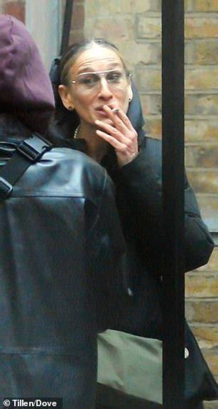 Sarah Jessica Parker's Smoking Habit: Uncovering Surprising Truths