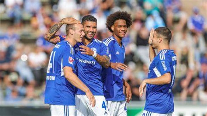 Schalke gegen Twente live im tv FC Schalke 04 24 Juli 2024 Online schauen