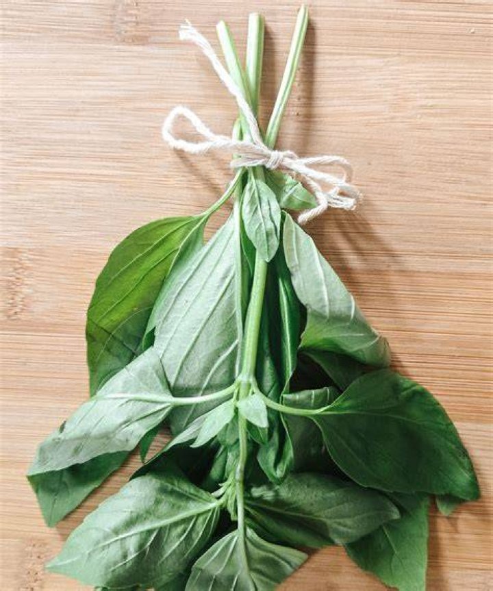 Secret Of Drying Basil Perfectly For An Aromatic Herb Stash