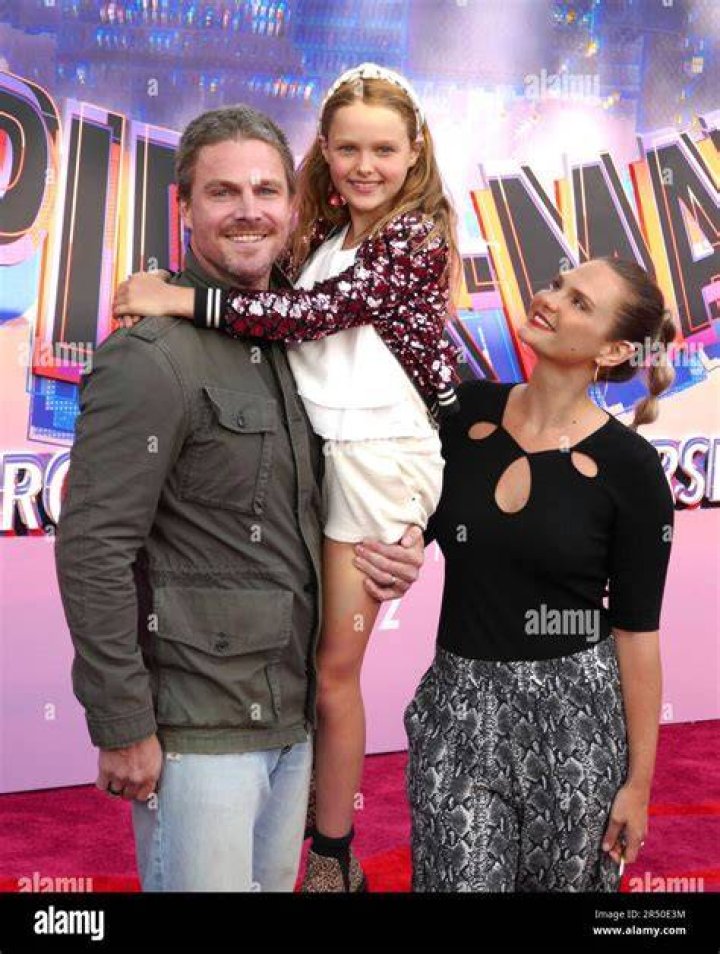 Stephen Amell's Wife: All About Cassandra Jean