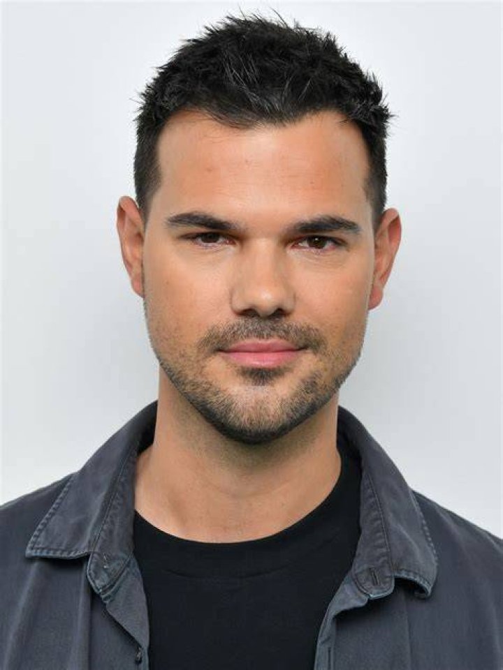 Taylor Lautner's Ancestry: Unveiling His Roots