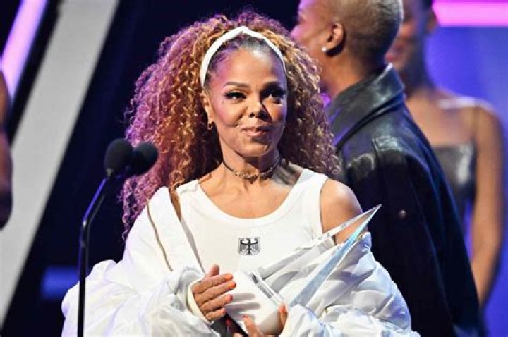 The Definitive Guide To Janet Jackson's Current Relationship Status: Is The Pop Icon Married Today?