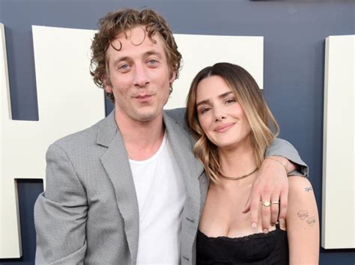 The Definitive Guide To Jeremy Allen White's Height