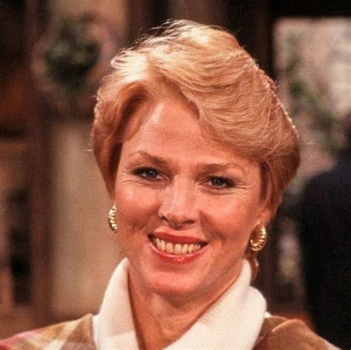 The Essential Guide To Mariette Hartley's Life-Changing Surgery
