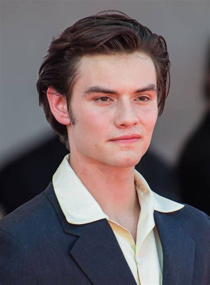 The Life And Career Of Louis Partridge: A Rising Hollywood Star