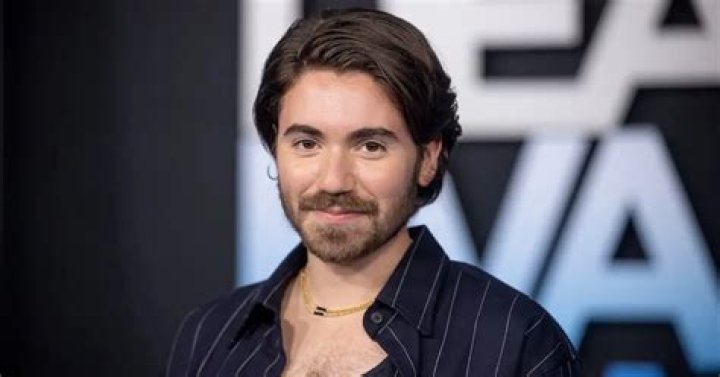 The Openly Transgender Actor: Noah Galvin
