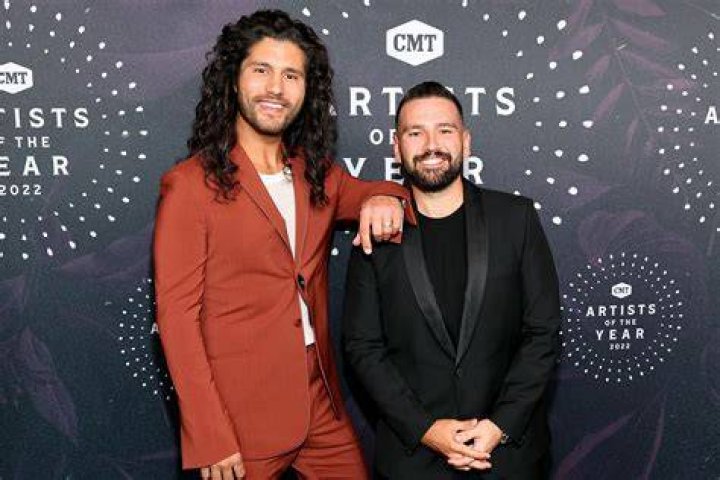 The Truth About How Tall Dan + Shay Really Are (in Inches!)