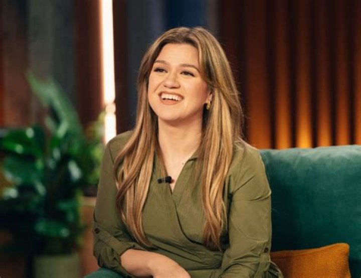 The Ultimate Guide To Kelly Clarkson's Measurements: Height, Weight, And More
