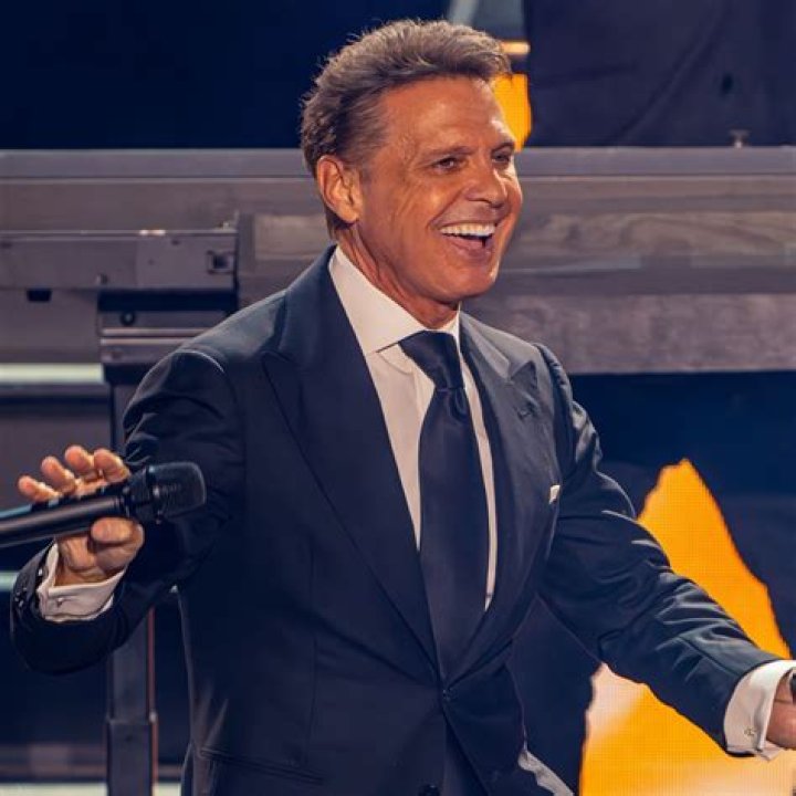 The Ultimate Guide To Luis Miguel's Family: Past, Present, And Future