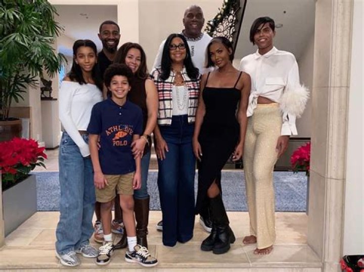 The Ultimate Guide To Michael Keaton's Family: Wife And Kids