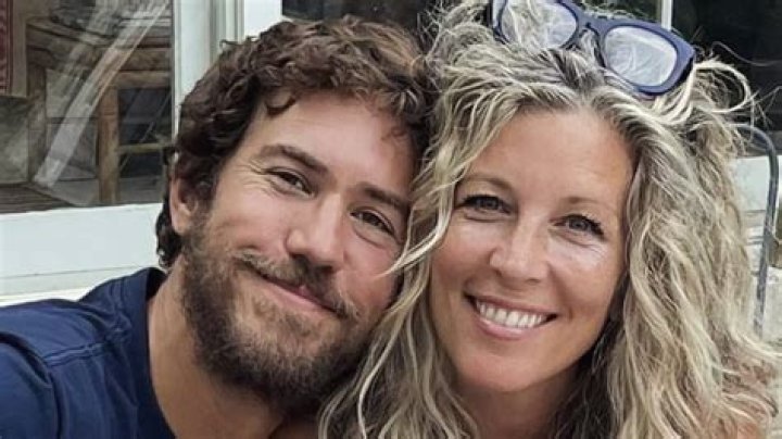The Untold Truth About Laura Wright's Husband
