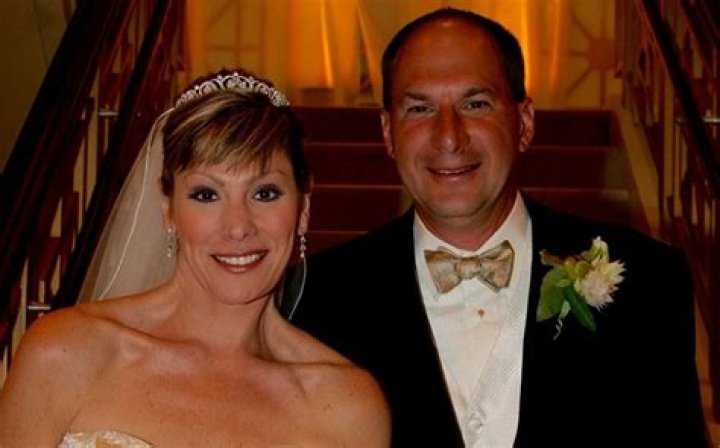 The Untold Truth About Roz Varon's First Husband