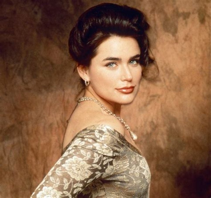 The Versatile Actress Rena Sofer: A Hollywood Icon