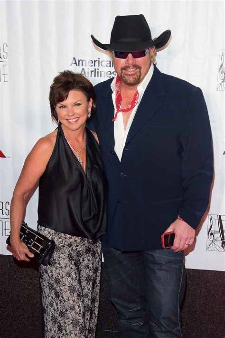 Toby Keith And His Wife's Age Difference