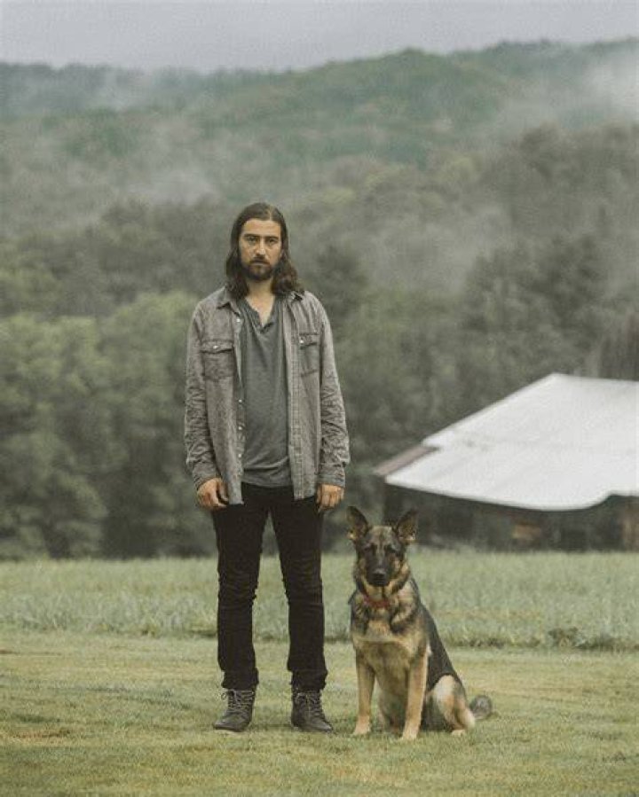 Uncover The Secrets: Noah Kahan's Height Unveiled