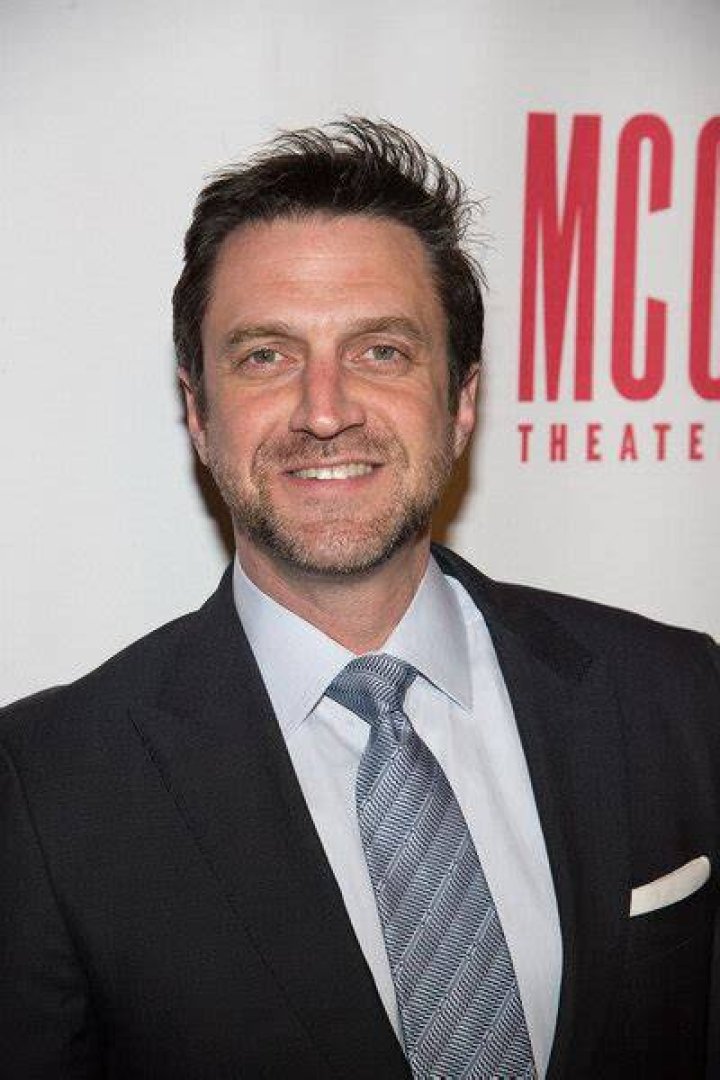 Uncover The Secrets: Raul Esparza's Height Revealed