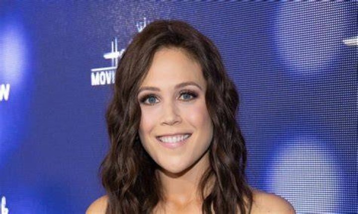 Uncover The Surprising Truth About Erin Krakow's Height