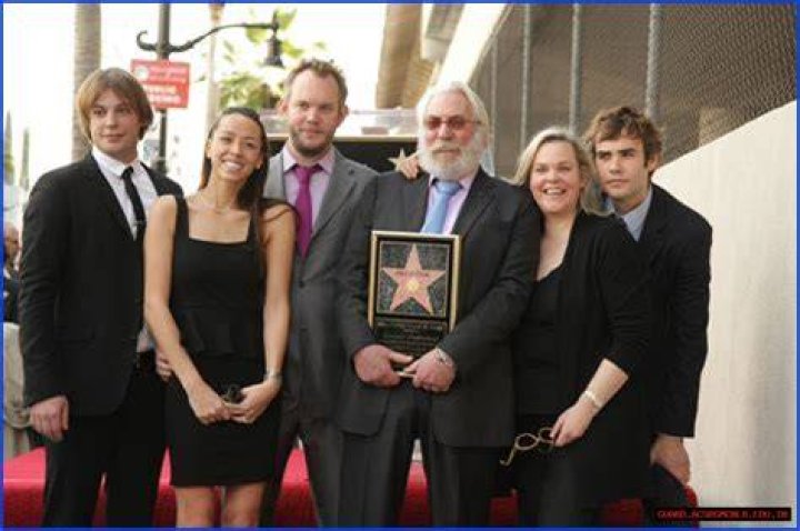 Uncover The Unseen: Kiefer Sutherland's Kids Unveiled