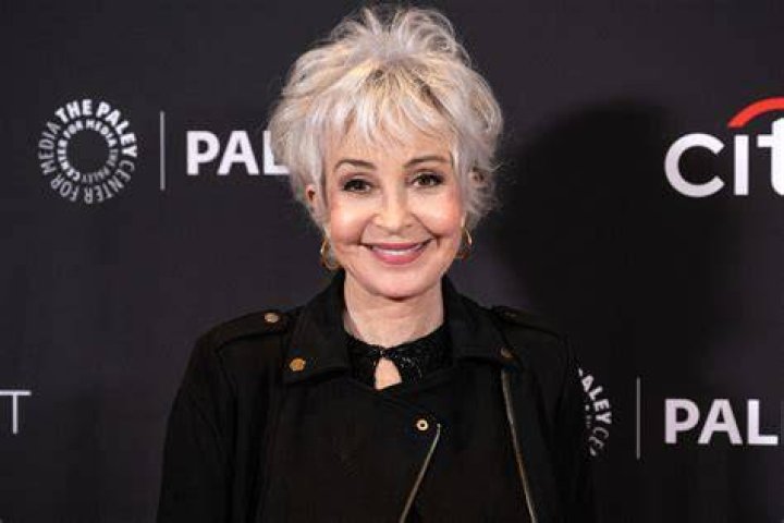 Uncovering Annie Potts' Impressive Net Worth: A Journey Of Talent And Success