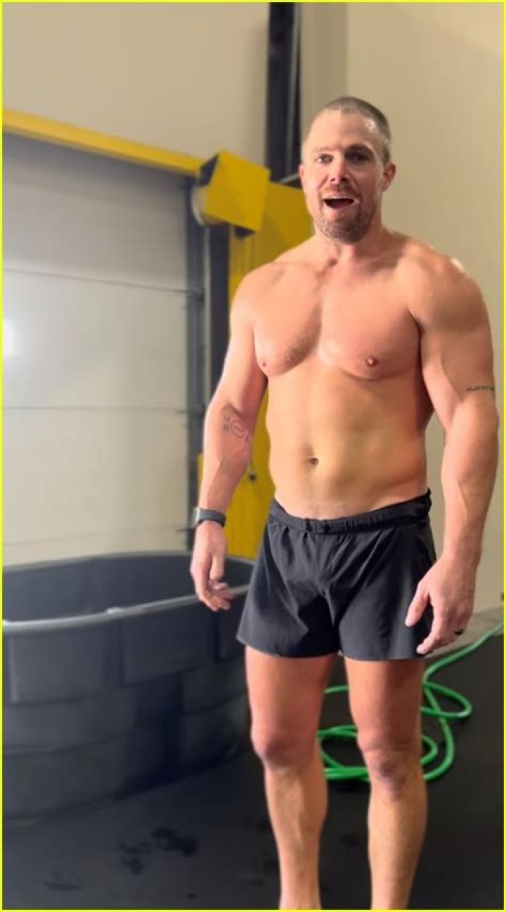 Uncovering The Height Of Stephen Amell: Precise Measurements Revealed