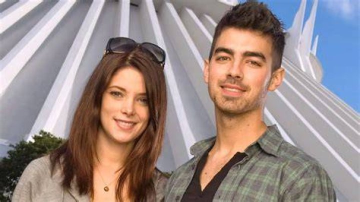 Uncovering The Inside Story Of Ashley Greene And Joe Jonas' Relationship