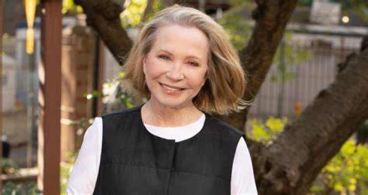 Uncovering The Marital Status Of Debra Jo Rupp: Is She Wed?