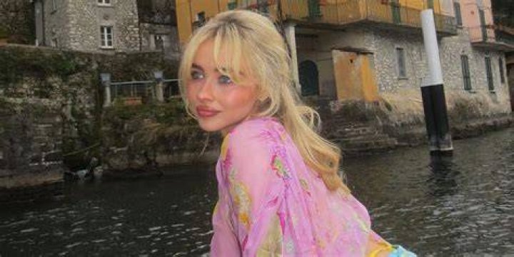 Unrecognizable: Sabrina Carpenter's Unusual Physical Transformation